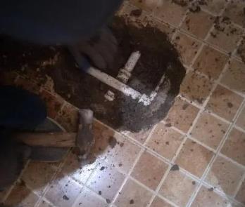 玉林市卫生间漏水维修公司为您分享下卫生间渗水如何处理及注意事项